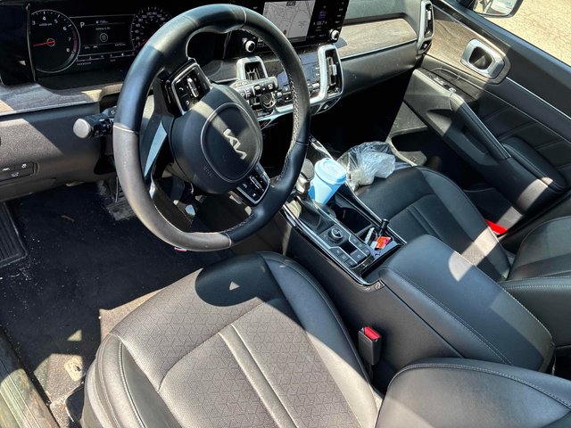 Kia Sorento 2.5L 4cyl AWD - автомобили, коли, обяви за нови и употребявани 4