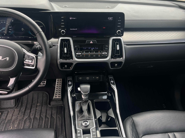 Kia Sorento 2.5L 4cyl AWD - автомобили, коли, обяви за нови и употребявани 8