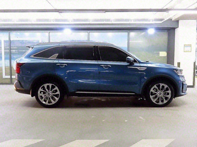 Kia Sorento Gasoline 2.5T 4WD Signature - автомобили, коли, обяви за нови и употребявани 2