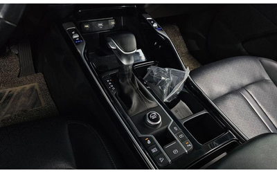 Kia Sorento Diesel 2.2 2WD * НАЙ-ДОБРА ЦЕНА В БЪЛГАРИЯ* - автомобили, коли, обяви за нови и употребявани 8