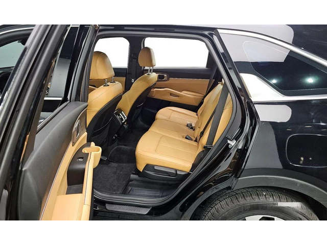 Kia Sorento - автомобили, коли, обяви за нови и употребявани 10