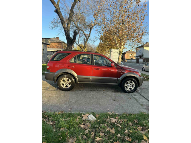 Kia Sorento - автомобили, коли, обяви за нови и употребявани 7