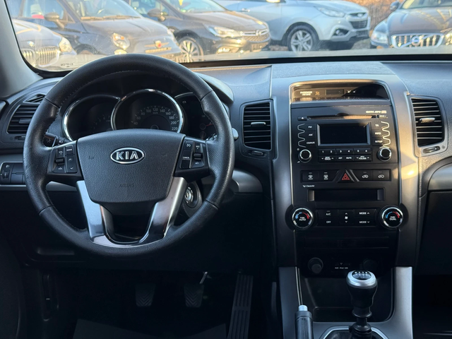 Kia Sorento 2.4i - автомобили, коли, обяви за нови и употребявани 11