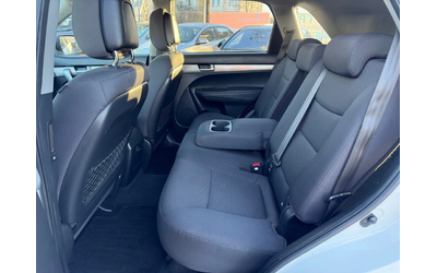 Kia Sorento 2.4i - автомобили, коли, обяви за нови и употребявани 7