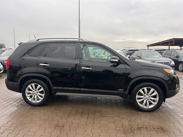 Kia Sorento 2.2CRDI 4WD AVTOMAT/NAVI/KAMERA/KOJA EURO 5 - автомобили, коли, обяви за нови и употребявани 4