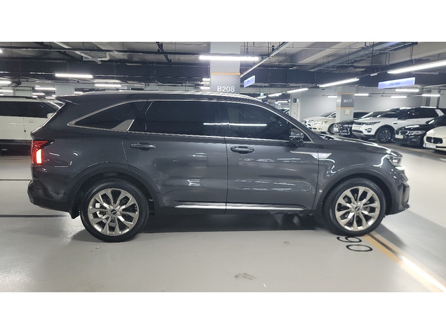 KIA Sorento - автомобили, коли, обяви за нови и употребявани 2