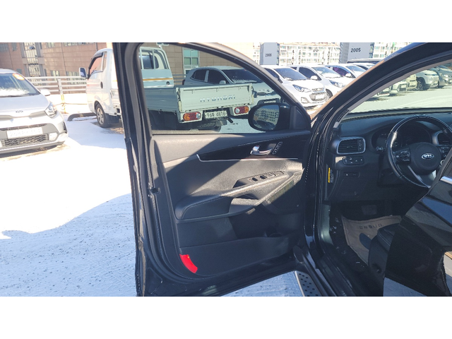 KIA SORENTO - автомобили, коли, обяви за нови и употребявани 8