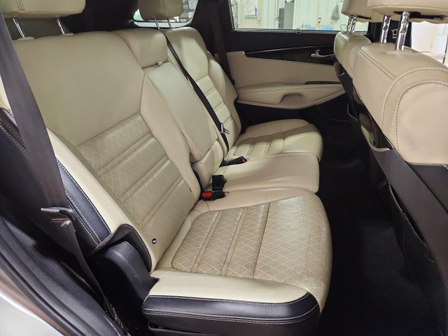 Kia Sorento 3.3L 6 Front-wheel Drive - автомобили, коли, обяви за нови и употребявани 10