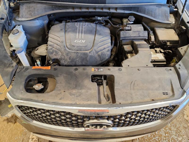 Kia Sorento 3.3L 6 Front-wheel Drive - автомобили, коли, обяви за нови и употребявани 12