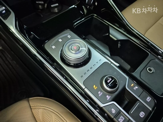 Kia Sorento 1.6T HEV 4WD Signature GravityЛИЗИНГ БЕЗ ПЪРВ. ВН. - автомобили, коли, обяви за нови и употребявани 6