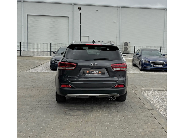 Kia Sorento 2.2CRDi AWD Обдух/Подгрев/Пано/Keyless/360Камера - автомобили, коли, обяви за нови и употребявани 4