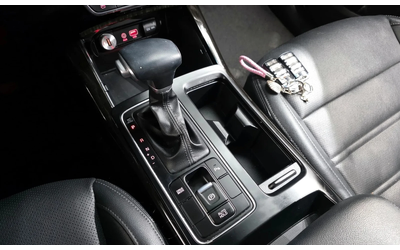 Kia Sorento 2.0 Turbo 2Wd - автомобили, коли, обяви за нови и употребявани 8