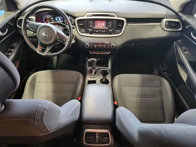 Kia Sorento LX V6 - автомобили, коли, обяви за нови и употребявани 7