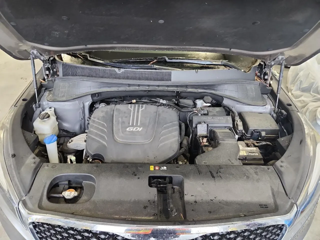 Kia Sorento LX V6 - автомобили, коли, обяви за нови и употребявани 11