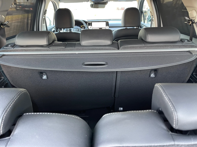 Kia Sorento Hybrid/230ps/6+ 1 - автомобили, коли, обяви за нови и употребявани 13