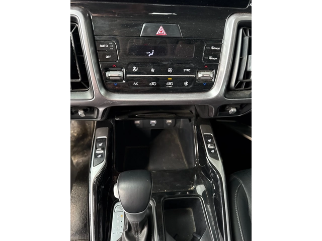 Kia Sorento 2.2 CRDI 4x4 - OЧАКВАН ВНОС - автомобили, коли, обяви за нови и употребявани 5