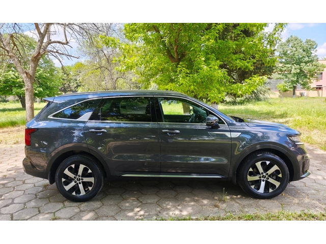 Kia Sorento 2.2 CRDI 4x4 - автомобили, коли, обяви за нови и употребявани 2