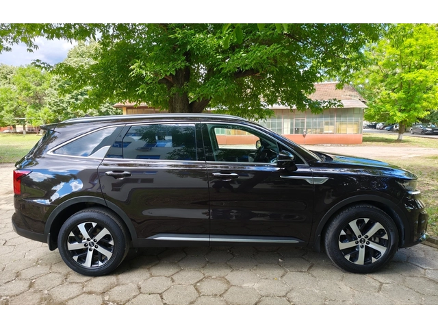 Kia Sorento 2.2 CRDI 4x4 - автомобили, коли, обяви за нови и употребявани 2