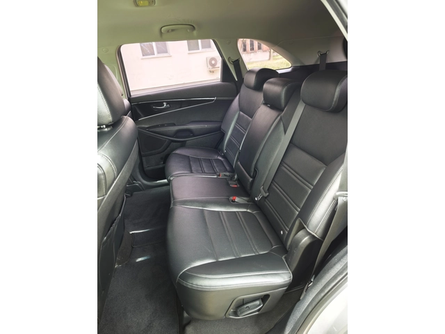 Kia Sorento 2.0 CRDI 4x4 - автомобили, коли, обяви за нови и употребявани 15