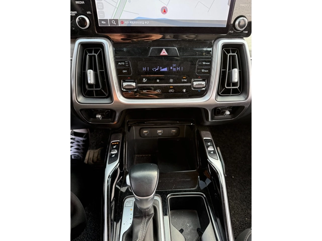 Kia Sorento 2.2 CRDI 4x4 - OЧАКВАН ВНОС - автомобили, коли, обяви за нови и употребявани 4