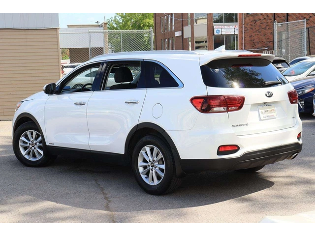 Kia Sorento LX | 4X4 | 7 МЕСТА | CARPLAY | ЦЕНА ДО БГ - автомобили, коли, обяви за нови и употребявани 4