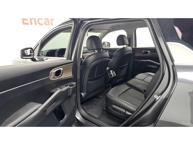 Kia Sorento 2WD Trendy* КОЖА* ПОДГРЕВ* НАВИ* КАМЕРА - автомобили, коли, обяви за нови и употребявани 8