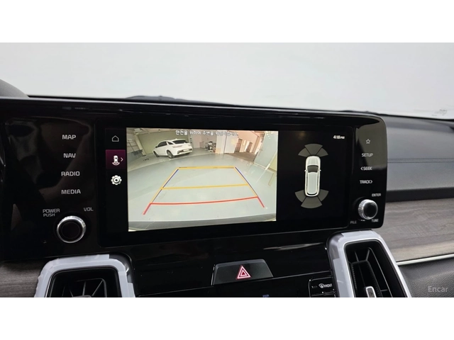 Kia Sorento 2.2D* Trendy* ПОДГРЕВ* КАМЕРА* КОЖА* KEYLESS* - автомобили, коли, обяви за нови и употребявани 11