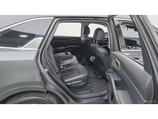 Kia Sorento 2.2D* Trendy* ПОДГРЕВ* КАМЕРА* КОЖА* KEYLESS* - автомобили, коли, обяви за нови и употребявани 8