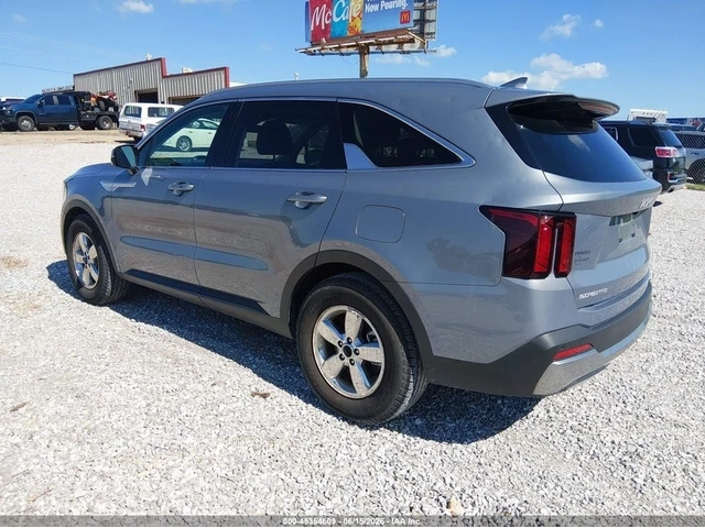 Kia Sorento S* ПОДГРЕВ* ОБДУХВАНЕ* КАМЕРА* KEYLESS* - автомобили, коли, обяви за нови и употребявани 3