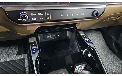 Kia Sorento 2.5T* NOBLESSE* HEAD UP* DISTRONIC* КРАЙНА ЦЕНА - автомобили, коли, обяви за нови и употребявани 12