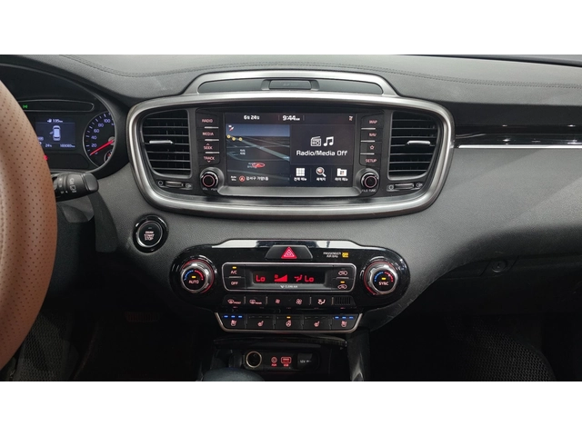 Kia Sorento Noblesse - автомобили, коли, обяви за нови и употребявани 11