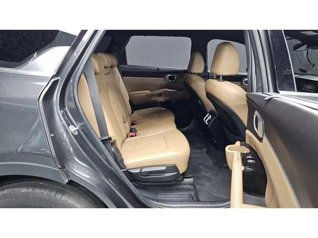 Kia Sorento 2.2 Diesel 4WD - автомобили, коли, обяви за нови и употребявани 7