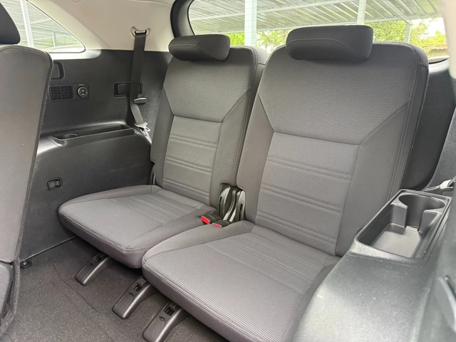 Kia Sorento 6+ 1, 2.2 CRDI, AWD - автомобили, коли, обяви за нови и употребявани 10