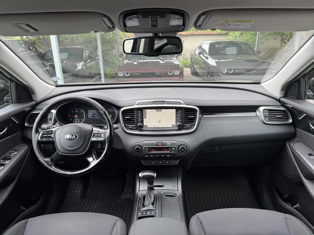 Kia Sorento 6+ 1, 2.2 CRDI, AWD - автомобили, коли, обяви за нови и употребявани 12