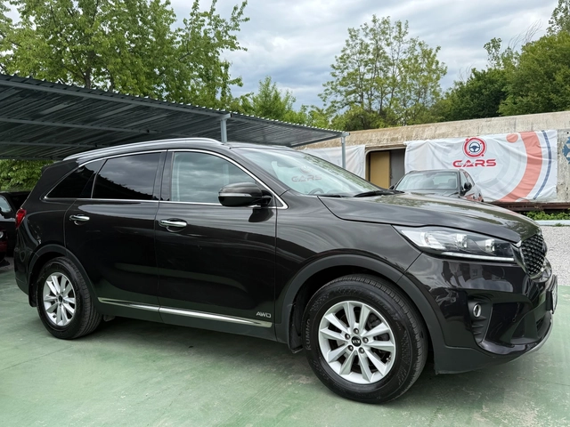 Kia Sorento 6+ 1, 2.2 CRDI, AWD - автомобили, коли, обяви за нови и употребявани 2