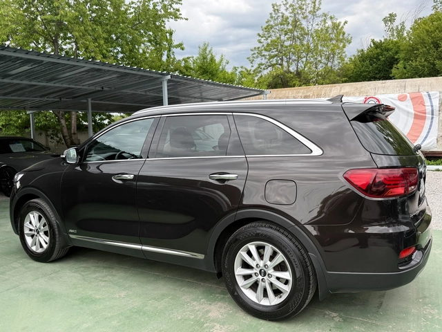 Kia Sorento 6+ 1, 2.2 CRDI, AWD - автомобили, коли, обяви за нови и употребявани 5