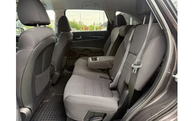 Kia Sorento 6+ 1, 2.2 CRDI, AWD - автомобили, коли, обяви за нови и употребявани 8
