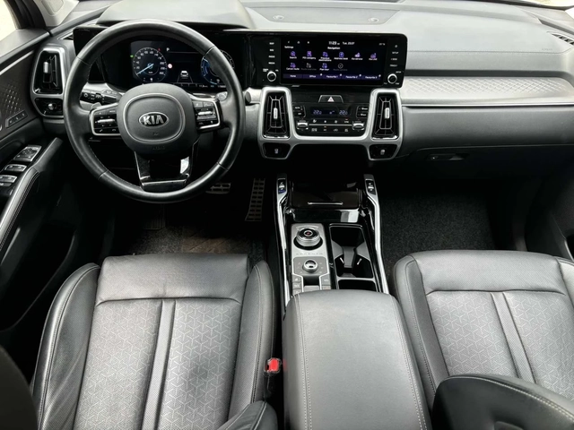 Kia Sorento 6+ 1 1.6Т HEV 4x4 EVOLUTION hybrid Full Panorama - автомобили, коли, обяви за нови и употребявани 6