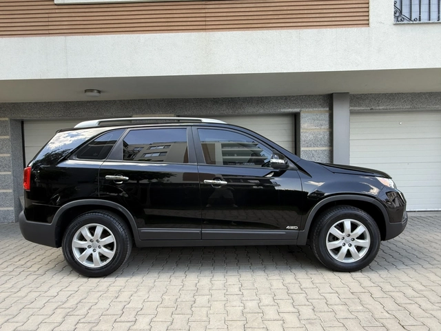 Kia Sorento 2.2D-AVTOMAT-4X4- - автомобили, коли, обяви за нови и употребявани 3