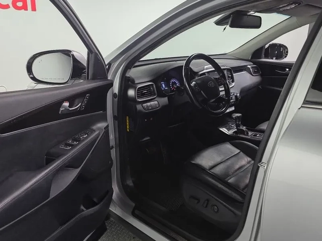 Kia Sorento 2.2 4Wd Noblesse Special - САМО 30% АВАНС! - автомобили, коли, обяви за нови и употребявани 9