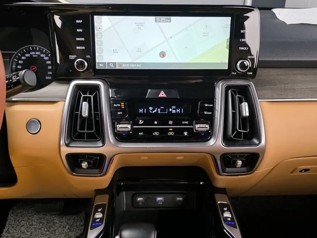 Kia Sorento 2.2 4Wd Prestige - САМО 30% АВАНС! - автомобили, коли, обяви за нови и употребявани 16