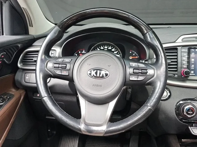 Kia Sorento 2.2 CRDI 4WD - автомобили, коли, обяви за нови и употребявани 10