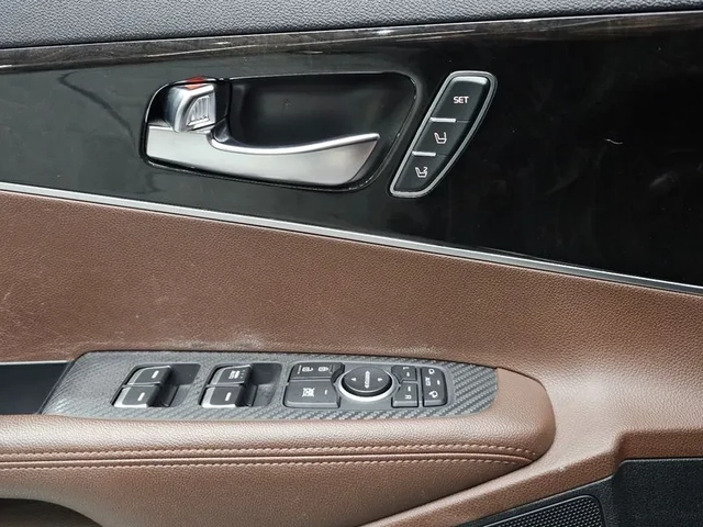 Kia Sorento 2.2 CRDI 4WD - автомобили, коли, обяви за нови и употребявани 15