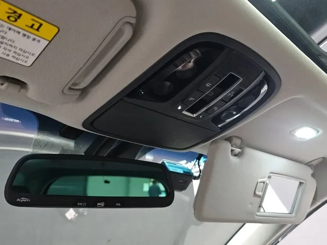 Kia Sorento 2.2 CRDI 4WD - автомобили, коли, обяви за нови и употребявани 16