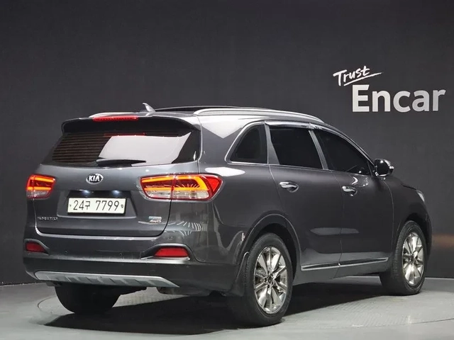 Kia Sorento 2.2 CRDI 4WD - автомобили, коли, обяви за нови и употребявани 1