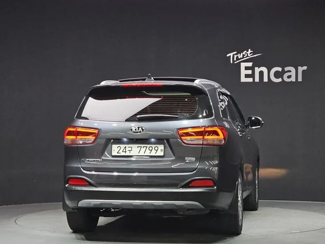 Kia Sorento 2.2 CRDI 4WD - автомобили, коли, обяви за нови и употребявани 3