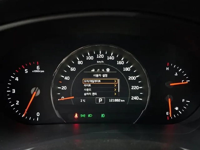 Kia Sorento 2.2 CRDI 4WD - автомобили, коли, обяви за нови и употребявани 7