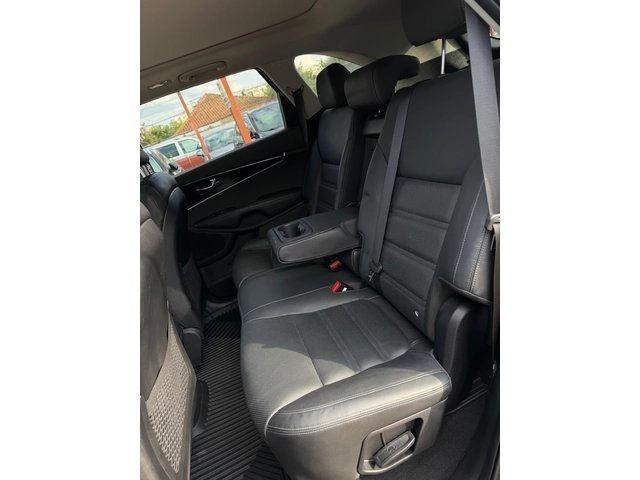 Kia Sorento 2.2CRDI REBEL 100%РЕАЛНИ КМ 83ХИЛ!ЛИЗИНГ ВИДЕО - автомобили, коли, обяви за нови и употребявани 7