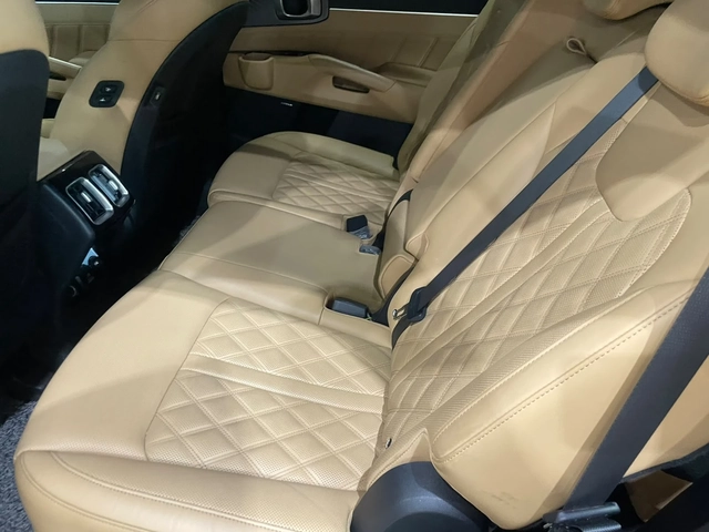 Kia Sorento 2.2D ! 4WD ! 6+ 1 ! Signature ! - автомобили, коли, обяви за нови и употребявани 11