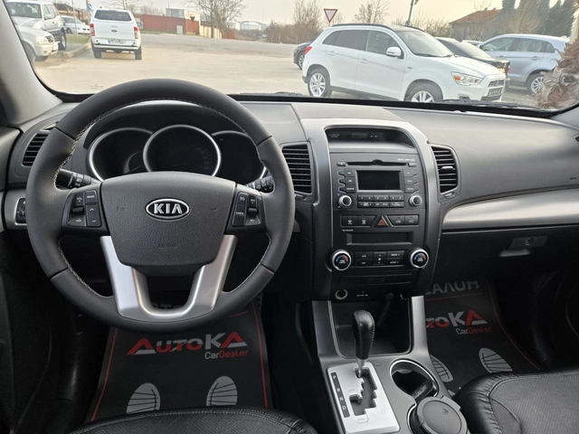 Kia Sorento 2.2CRDI-197кс= АВТОМАТ= 4Х4= KEYLESS= PANORAMA - автомобили, коли, обяви за нови и употребявани 10